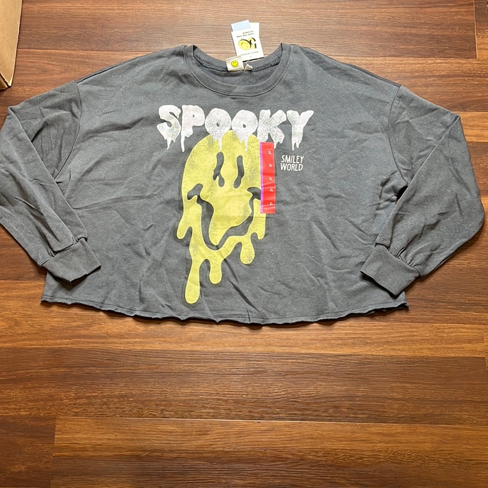 Smiley world, womens gray XL, spooky smiley world, new with tags, soft